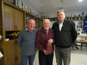 Bild: v.l Stephan Gucanin (2. Vorsitz.), Arend Janssen, Christian Marke (1. Vorsitz)