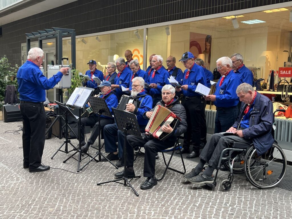 OL Bürgersingen mit dem SVO Männerchor